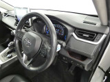 SUVならではの見晴らし良い運転視界で快適なドライブをお楽しみいただけます。