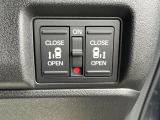 ★両側パワースライドドア★ 両側がパワースライドドアになっており、運転席のスイッチやキーレスエントリーでも開閉が可能です!開口部も広いので乗り降りも楽々、特に狭い場所やお子様の乗り降りに便利です。