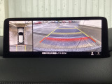 狭い場所での駐車やすれ違いなどでより的確な運転操作に役立つ360&deg;ビューモニターが装備されています。