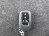 【スマートキー装備】 キーを差し込む必要が無いので、キーは持ってるだけでエンジン始動できます。