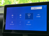 FM・AMやBluetooth、USBなどの選択肢が画面にまとまり、使いたい音源を確認しやすい表示です。メニューを見ながら切り替えられ、日常の移動時間を快適に過ごせます。