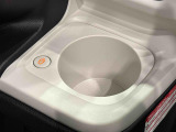 (前席/掘り込み式)ホットカップホルダー☆保温付で温活が車内でも実現♪600mlのペットボトルまで対応しておりスイッチ1つで温かい飲み物は保温を、冷たい飲み物は常温にしてくれます