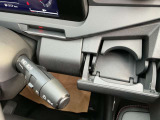 運転席ドリンクホルダーです。