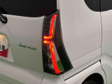 精悍なカスタム専用デザインのLEDリヤコンビネーションランプ(LEDストップランプ)で省電力・長寿命化を実現。