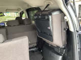 アイデア次第でいろいろな使い方ができる広くて使い勝手のいい荷室。