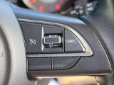 『1台』のお車に対して、3名体制で日々議論を重ね仕入れを行っております。