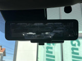 【バックミラー】『バックミラー周辺』の画像になります。写真の内容に関してご不明点、ご質問等がございましたらお気軽にガリバー店舗までお問い合わせください。