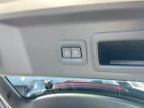 パワーリフトゲートは運転席とリフトゲート側、さらにアドバンストキーでも開閉が可能!開度は無段階にメモリー設定もできます。ゲート内側にタッチセンサーを配置し、手などを挟み込む危険を低減します。