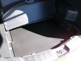 アンダーボックス。荷物を目に触れないようにできます。