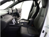 高いホールド性で運転姿勢が安定します。長距離ドライブでも疲れにくいのが魅力です。快適なドライビングライフをお送りください♪