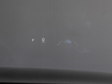 ヘッドアップディスプレイ(HUD)付!、フロントウインドウガラスに運転支援システムの作動状況や走行に関するさまざまな情報を表示することができます。