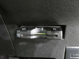 ETC車載器付きです。高速道路の料金所渋滞も解消!落ち着いてスムーズに通過できます。今や必需品の一つとなった装備ですね。
