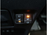 【シートヒーター】寒い日の運転など冷えやすい脚部を快適に温めてくれる。嬉しい機能♪