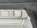 【アクセサリーソケット】車内で様々な電気製品を利用できます。