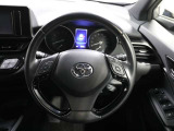 各操作スイッチなどもハンドルから手を放すことなく操作可能で安全運転に支援いたします!