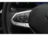 【ステアリング左側】ACCなどの運転支援の操作のスイッチ類です。ACCは高速道路などで前に走る車との距離を保ちながら追従走行する運転支援システムです。