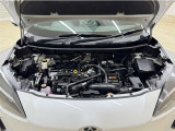 トヨタ中古車「まるごとクリーニング」施工済。エンジンルームを専用洗剤で洗浄!高圧&スチーム洗浄も行います。樹脂部分も艶出し剤でピカピカです☆☆