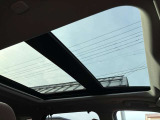 パノラミックガラスルーフ付き★ 天気のいい日はぜひ開けてドライブをお楽しみください(*^^*)
