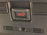 SOSボタンです。自動車の運転中、事故や急病時などの緊急事態が発生したときに、ヘルプネットを通じて外部に救助を手配するためのボタンです。