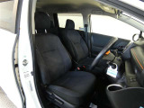 ファブリックで包み込んだシートは、通気性が良くて蒸れにくい上に、保温性も高いので冬場でも冷えを感じにくいです♪
