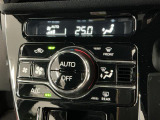 【オートエアコン】AUTOボタンを押してお好みの温度を設定!快適な室温でドライブをお楽しみいただけます♪