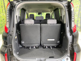 普段のお買い物や通勤、送迎等に十分な荷室スペースを確保しております。セカンドシートを倒すと、大きな荷物の積載も可能です♪