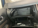 上下に収納があるので、常備しておきたい小物など分けて収納でき、車内をきれいに保てます!