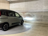 LEDヘッドランプです。十分な明るさを保ちつつも消費電力が少なく、バルブ寿命も長いのが特徴です。瞬時にMAXの光量を発揮するのもLEDならではです。