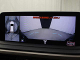 上から車両を見下ろしたような映像をナビゲーション画面に表示する「パノラミックビューモニター」を搭載しています。