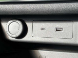 type-Aとtype-C付きなので車内での充電も安心♪