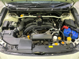 【STIタワーバー】お車の剛性を高めるタワーバーを装備。よりスムーズなコーナリング走行が可能となり、走りも楽しめます。