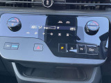 移動時の車内も快適に オートエアコンです