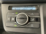【オートエアコン】AUTOボタンを押してお好みの温度を設定!快適な室温でドライブをお楽しみいただけます♪