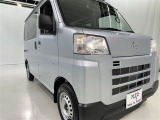 明るいライトが夜道を明るく照らしてくれます。 運転する上で、道路状況をいかに早く認識できるか重要なポイントです。 白色光が暗い道も明るく照らしてくれますよ。