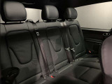 全ての席が主役席なのは、メルセデスならではの特徴です。快適なドライビングが、リラックスした車内空間を作りだします。