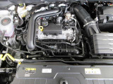 エンジンルームでございます。ご納車までにしっかりとメンテナンスをさせて頂きます。