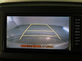 バックガイドモニターで、後方を確認しながら安心して駐車することができます。運転初心者も熟練者も必須の機能ですよ!