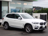 BMW在庫保有台数常時100台以上!ご来店の際はBMW本店(厚木市下荻野140-1)にご来店ください!弊社自慢の全天候型ショールーム!BMW在庫保有台数常時100台以上ございます!