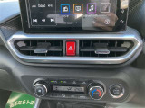 向かい側にサービス工場完備。車検・メンテもお任せください!