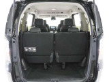 ◆フル乗車でもしっかり荷物を収納出来るラゲッジスペースです。普段の買い物でしたらしっかり積める十分な荷室スペースが確保されています。