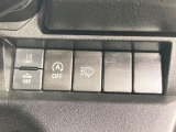 【スズキ セーフティサポート】走行中に前方の車両等を認識し、衝突しそうな時は警報とブレーキで衝突回避と被害軽減をアシスト。より安全にドライブをお楽しみいただけます。