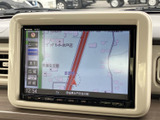 画面には地図が表示され、現在地周辺を確認しながら目的地への道筋を把握できます。視認しやすい位置にまとまり、日々のお出かけや初めての場所への移動をサポートしてくれる装備です。