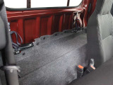 運転席の後ろです。
