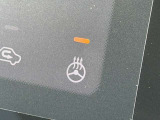 【ステアリングヒーター】冬場の冷え切ったステアリング(ハンドル)を温める自動車の快適装備です!
