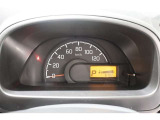スッキリとした見やすいデザインのメーターです、運転に必要な情報を集約して表示します