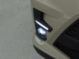 LEDフロントフォグランプを装備しております。