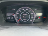 速度計を中心に必要な情報がまとまり、運転席から確認しやすいメーターまわりです。表示がすっきり整理されているため、走行中も視線の移動を抑えながら必要な情報を把握できます。