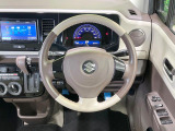 【純正革巻きステアリング】上質な革を使用することで、手にしっかり馴染みとても運転しやすいハンドルです♪