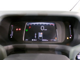 見やすいメーターに様々な情報を表示でき快適かつ安全に運転できます。