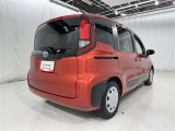 広々とした車内空間に優れた燃費性能。更にデザインも上質で人気のお車です!